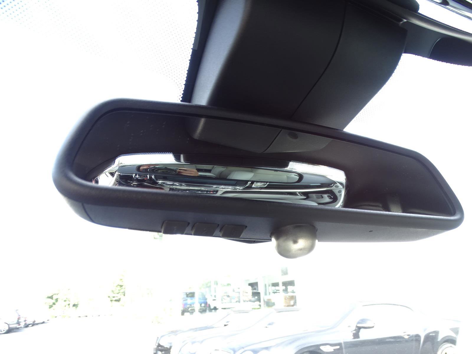 Used 2015 Rolls-Royce Wraith RWD image 29