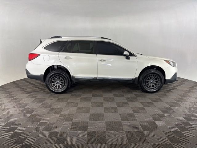 Used 2019 Subaru Outback 3.6R Touring w/ Popular Package #3A image 4