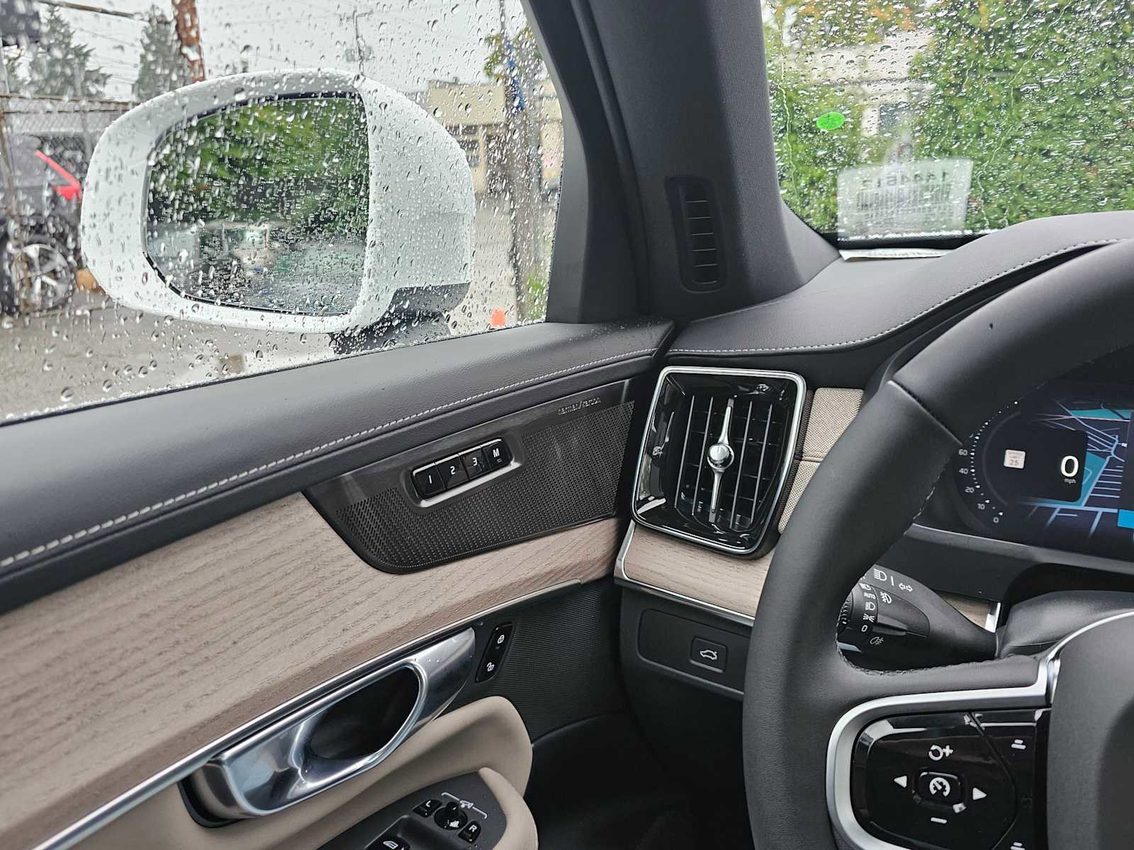 New 2026 Volvo XC90 B6 Plus w/ Protection Package Premier image 29