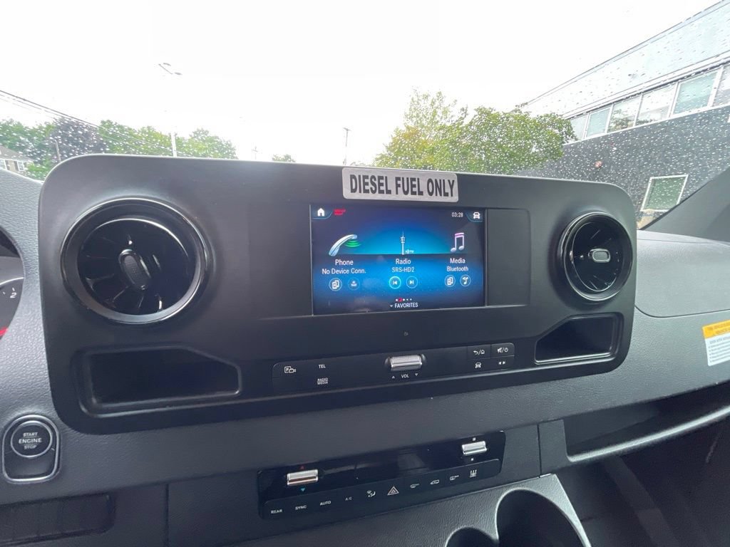 Used 2024 Mercedes-Benz Sprinter 2500 image 14