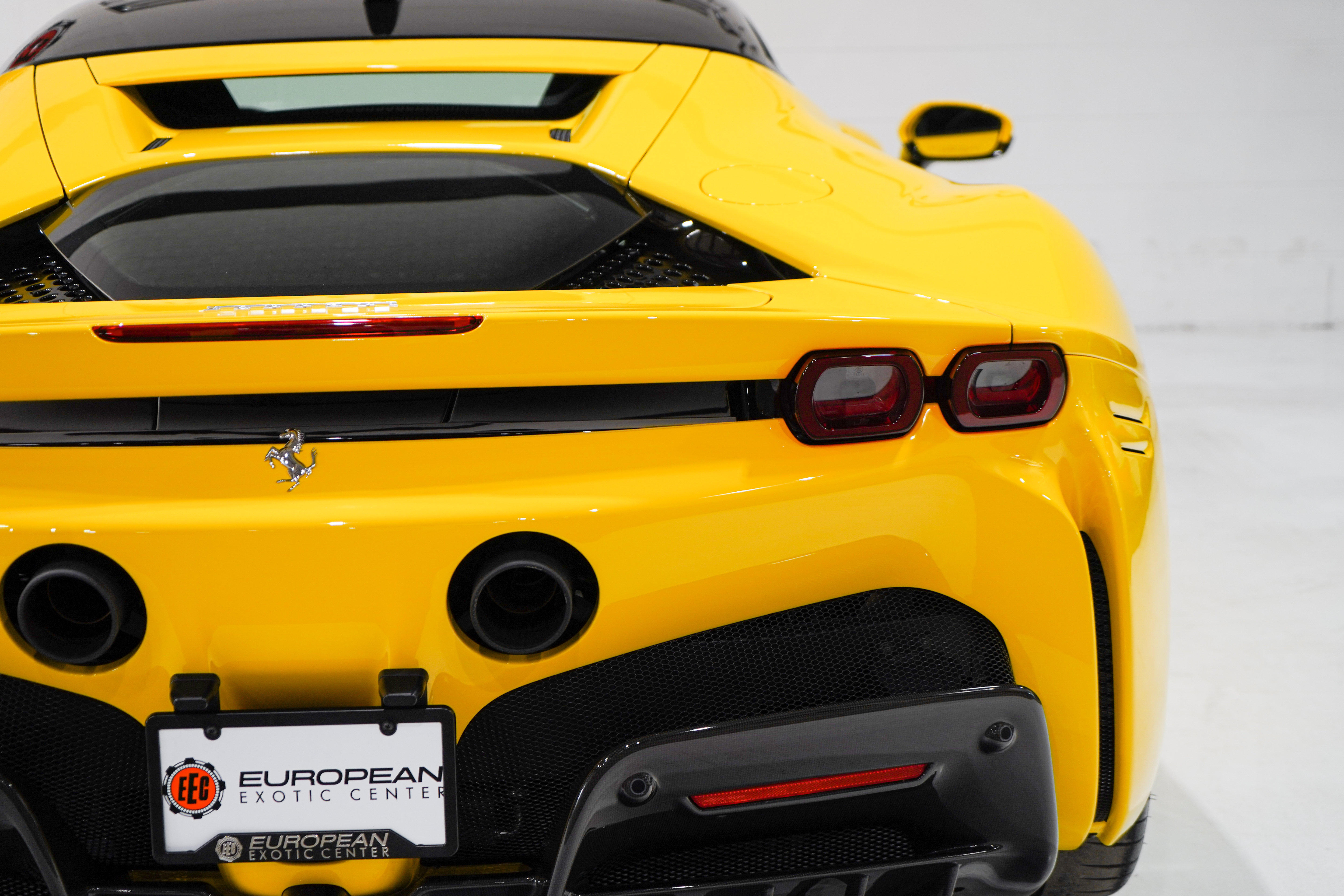 Used 2021 Ferrari SF90 Stradale AWD/4WD image 33