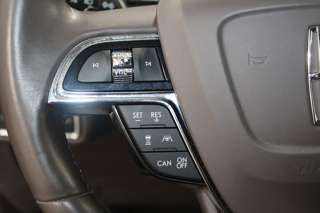 Used 2022 Lincoln Nautilus Reserve w/ Equipment Group 201A image 38