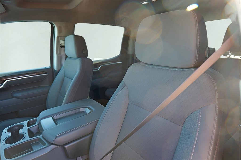 New 2025 GMC Sierra 1500 Elevation image 9