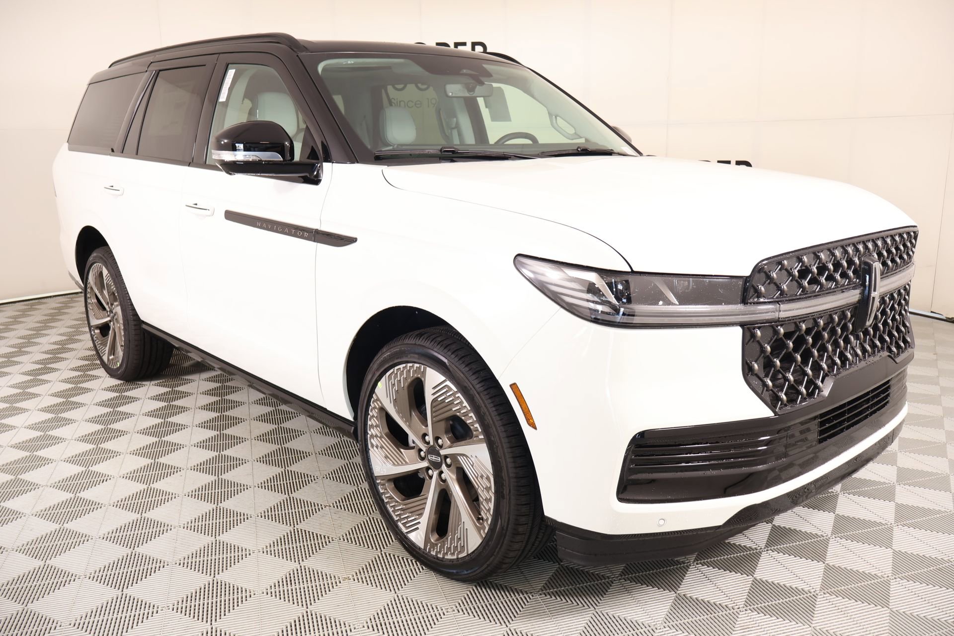 New 2026 Lincoln Navigator Black Label AWD/4WD image 1