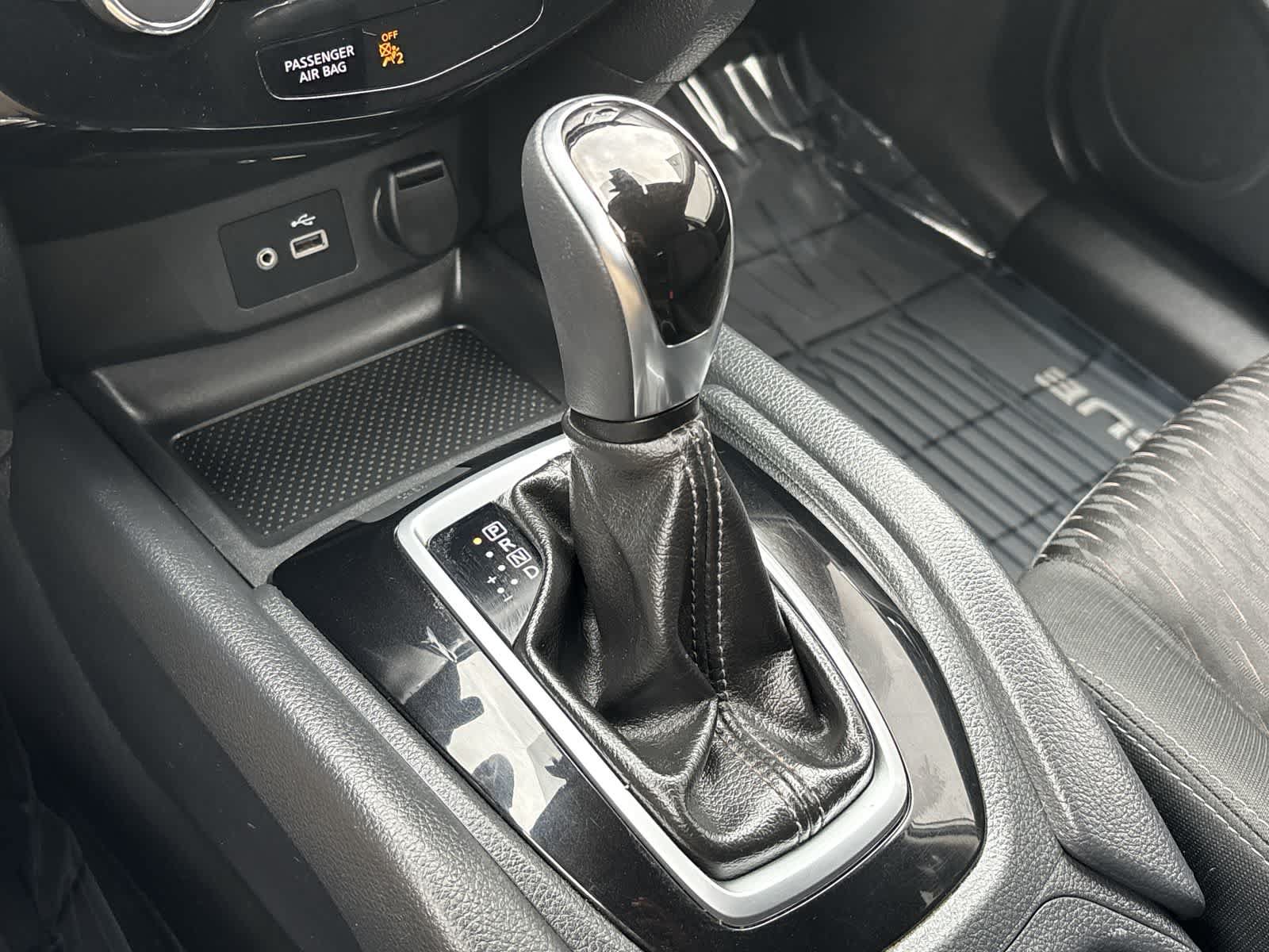 Used 2019 Nissan Rogue SV FWD image 28