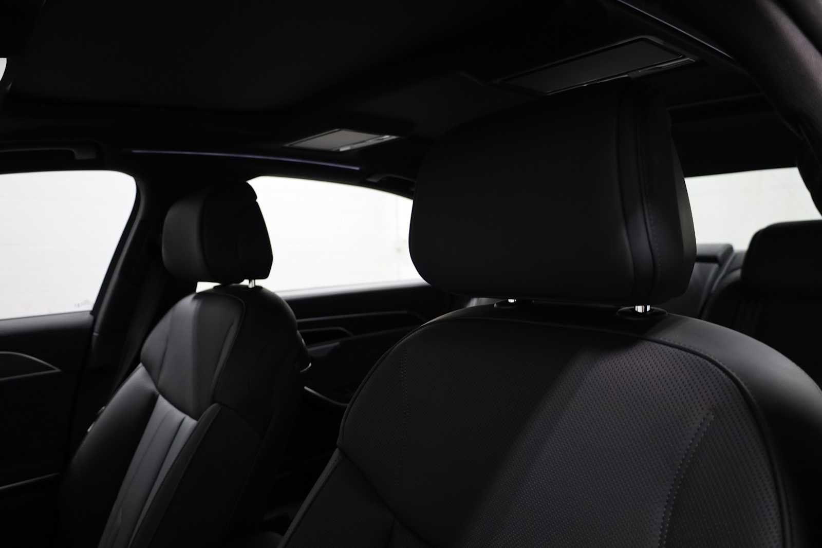 New 2025 Audi A8 L 3.0T image 19