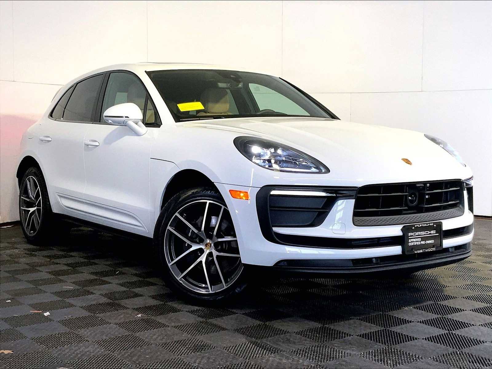 Certified 2026 Porsche Macan AWD/4WD image 9