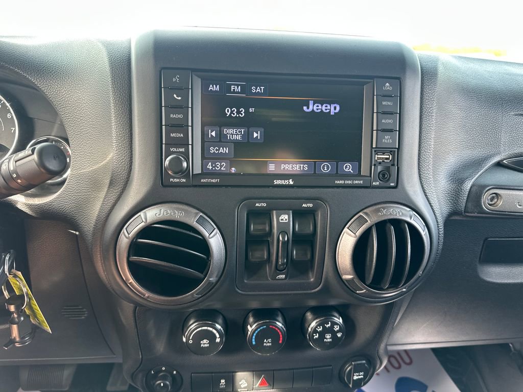 Used 2018 Jeep Wrangler Unlimited Sport S AWD/4WD image 23