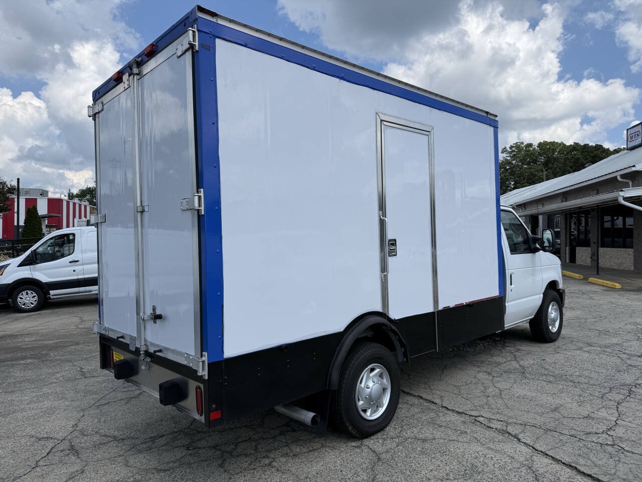Used 2024 Ford E-350 and Econoline 350 Super Duty w/ Power Windows & Locks Group RWD image 4