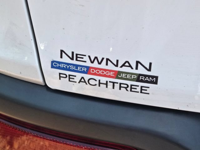 Used 2018 Jeep Cherokee Latitude FWD image 9