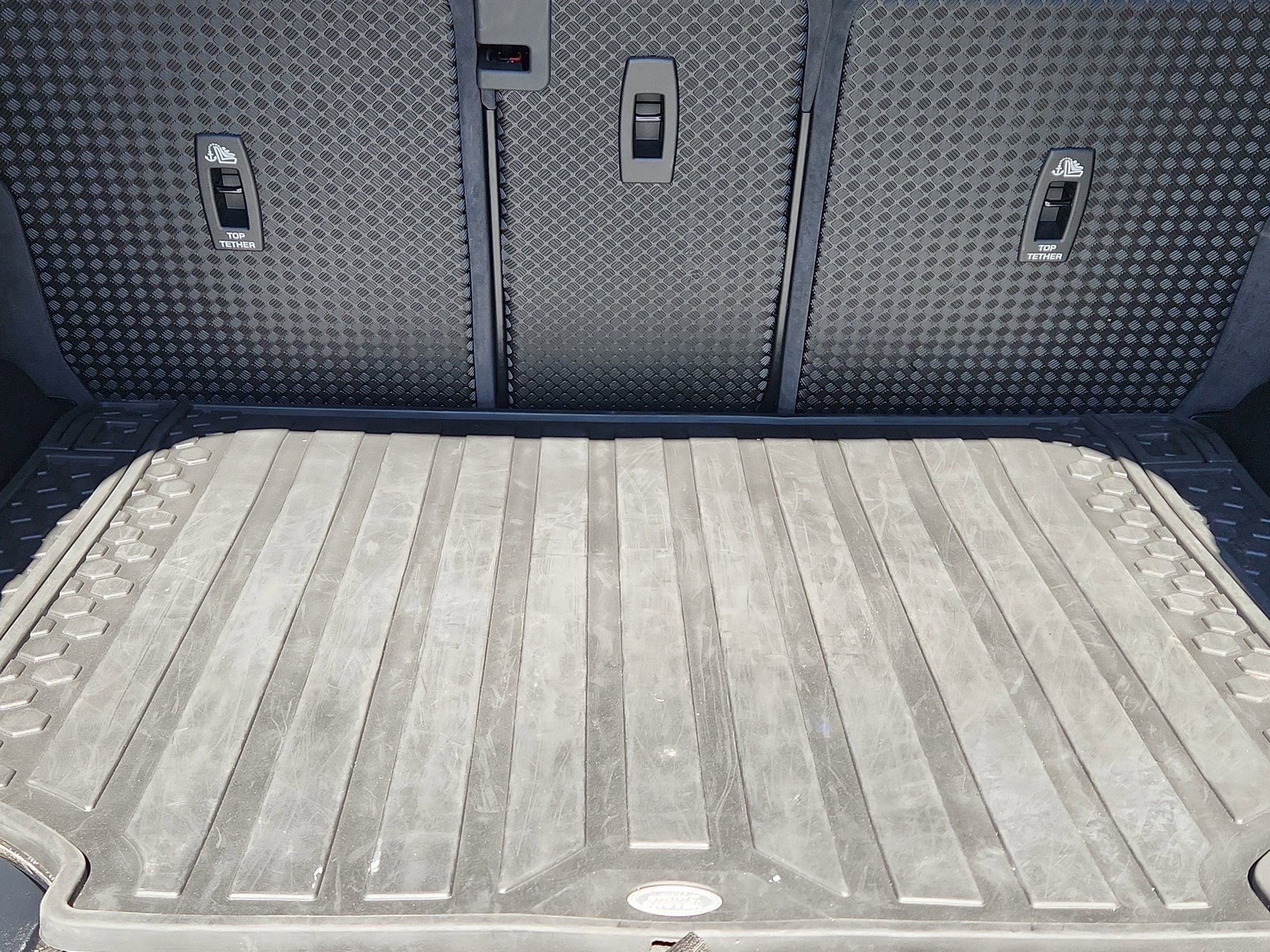 Used 2020 Land Rover Defender 110 S image 32