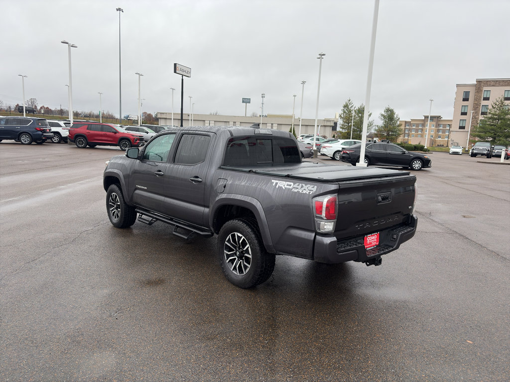 Used 2020 Toyota Tacoma TRD Sport image 3