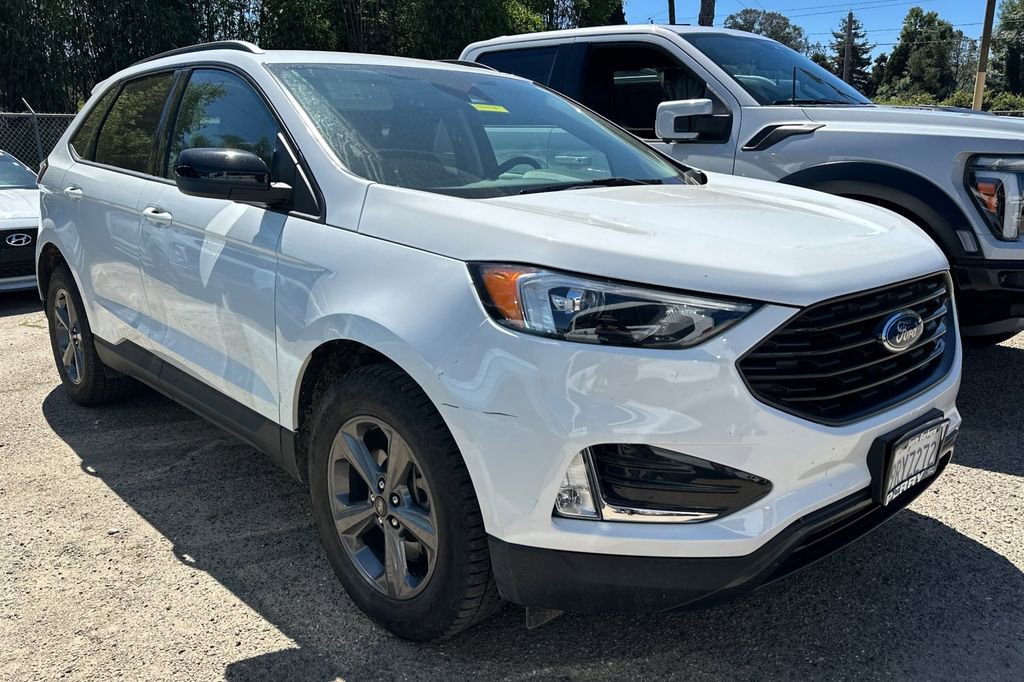 Used 2024 Ford Edge SEL w/ Sport Appearance Package image 2