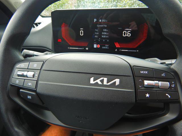 Used 2025 Kia K4 FWD image 18