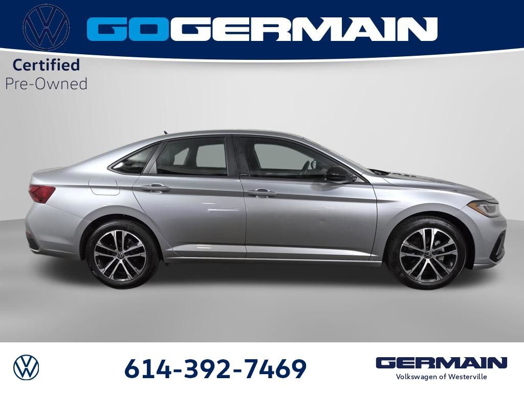 Used 2025 Volkswagen Jetta Sport image 6
