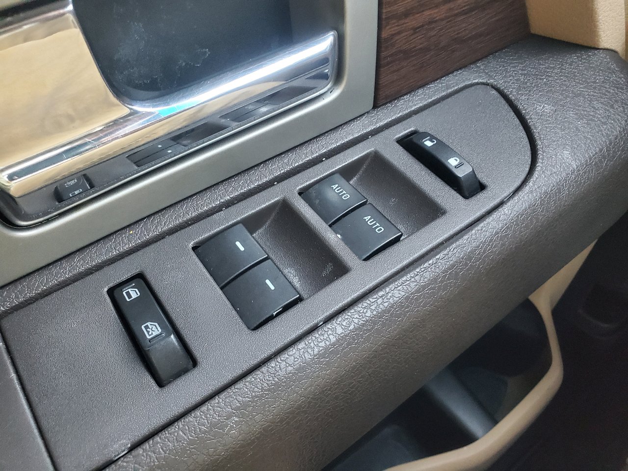 Used 2014 Ford F150 Lariat w/ Equipment Group 502A Luxury image 38