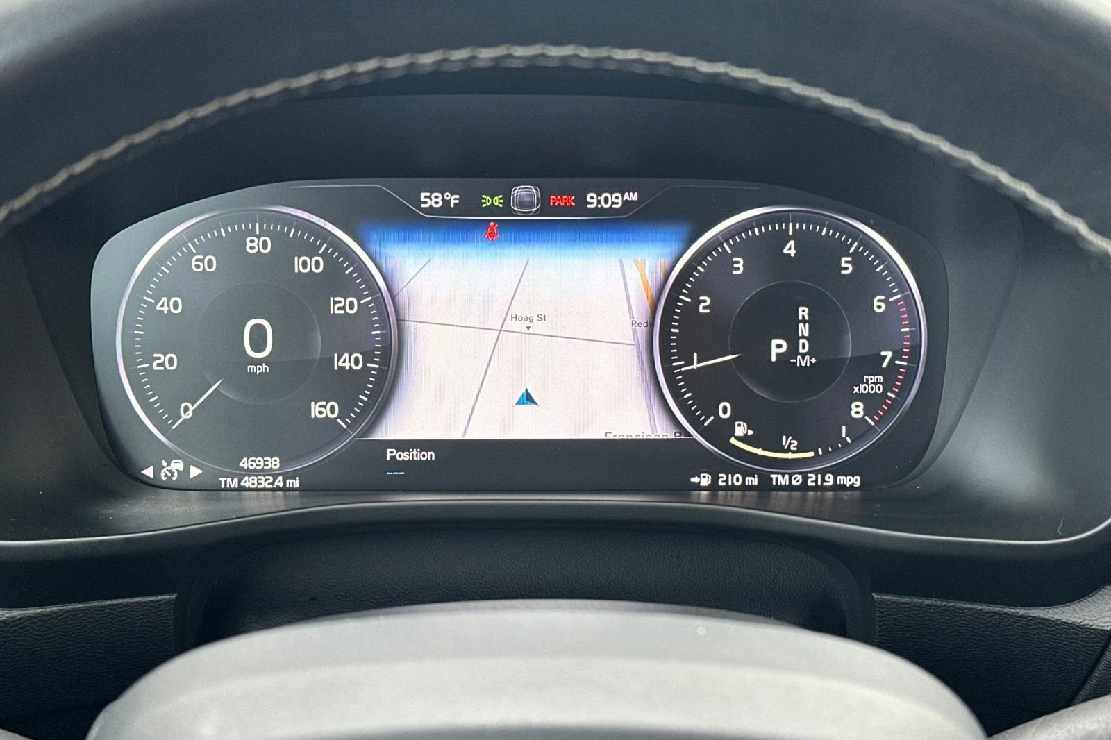 Used 2019 Volvo XC40 T4 R-Design image 26