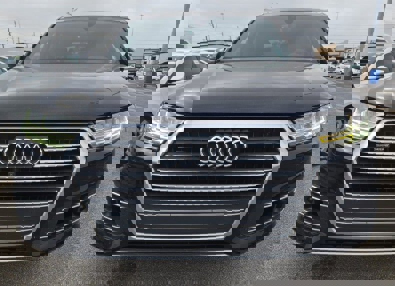 Used 2017 Audi Q7 3.0T Prestige image 2