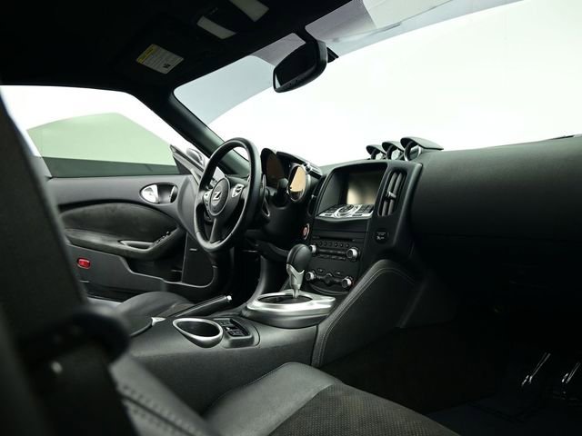 Used 2020 Nissan 370Z Touring Sport image 15