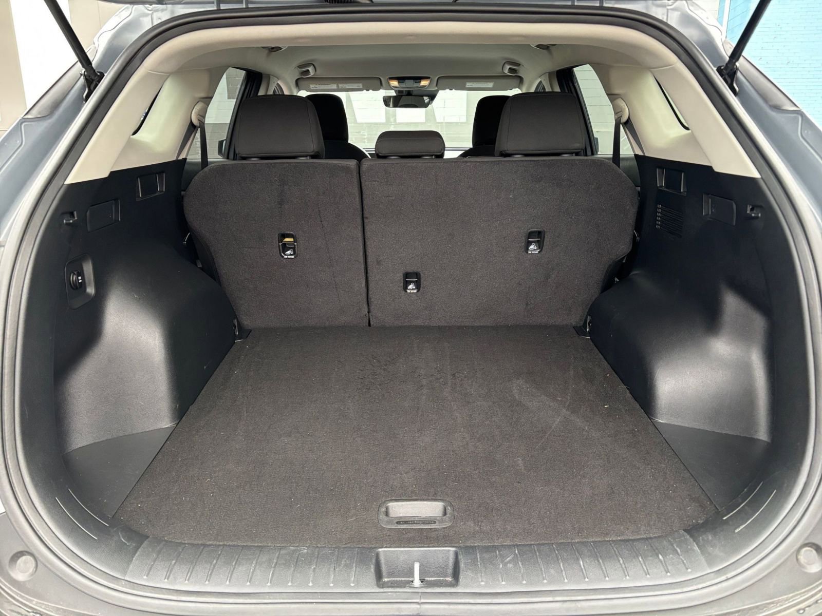 Used 2025 Kia Sportage LX FWD image 31