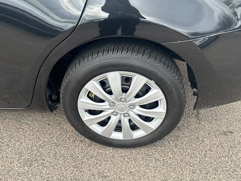 Used 2015 Toyota Corolla LE image 36