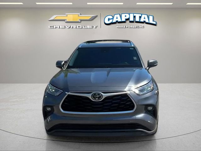 Used 2020 Toyota Highlander XLE AWD/4WD image 8