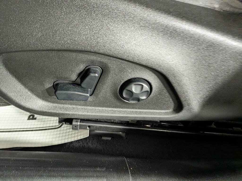 Used 2019 Jeep Renegade Limited image 17