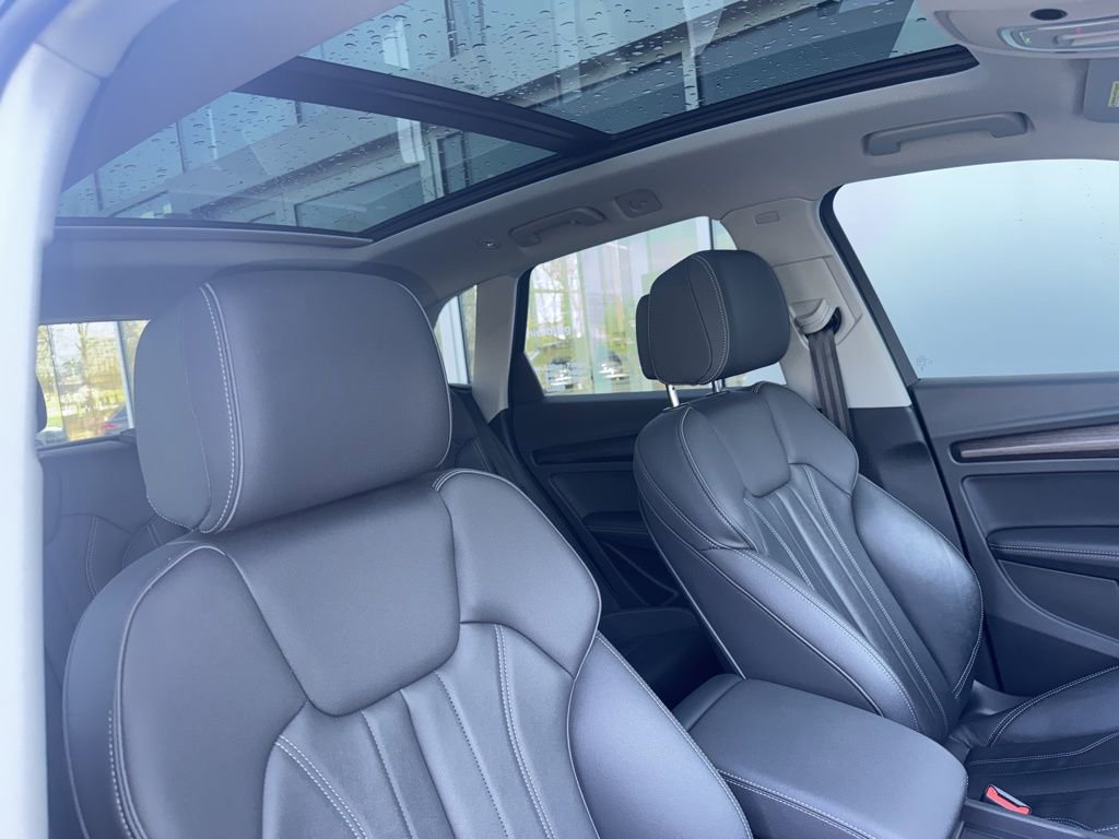 Certified 2025 Audi Q5 e Premium Plus image 17