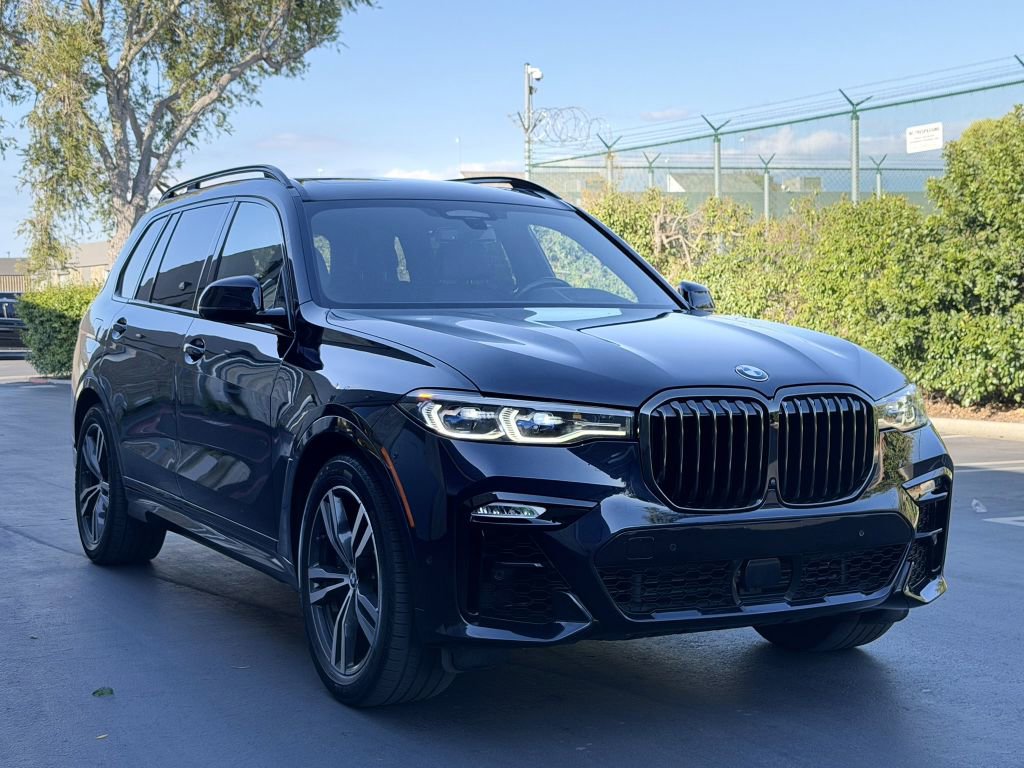 Used 2022 BMW X7 M50i AWD/4WD image 9