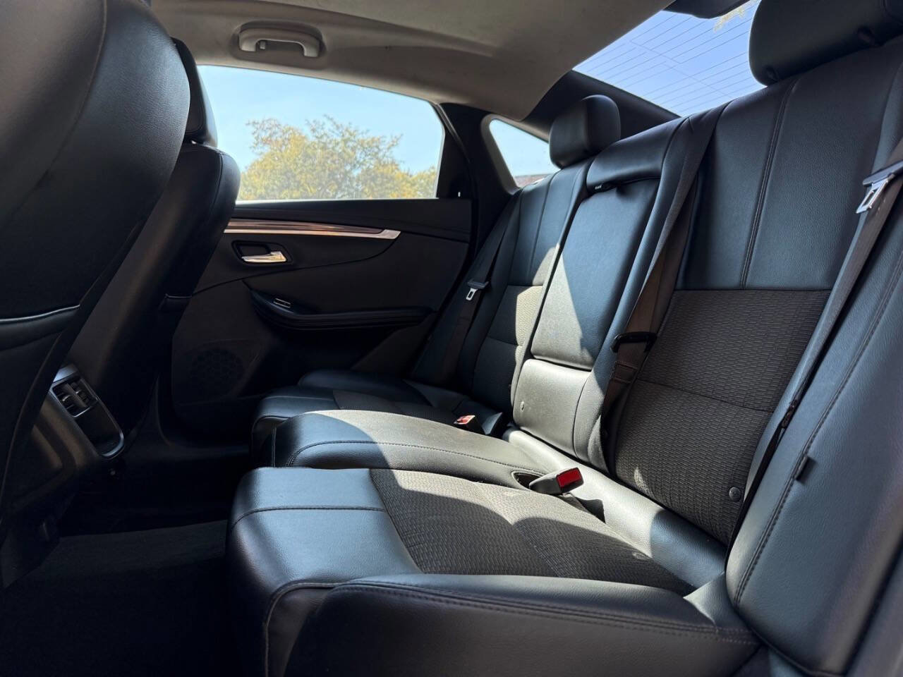 Used 2017 Chevrolet Impala LT image 15