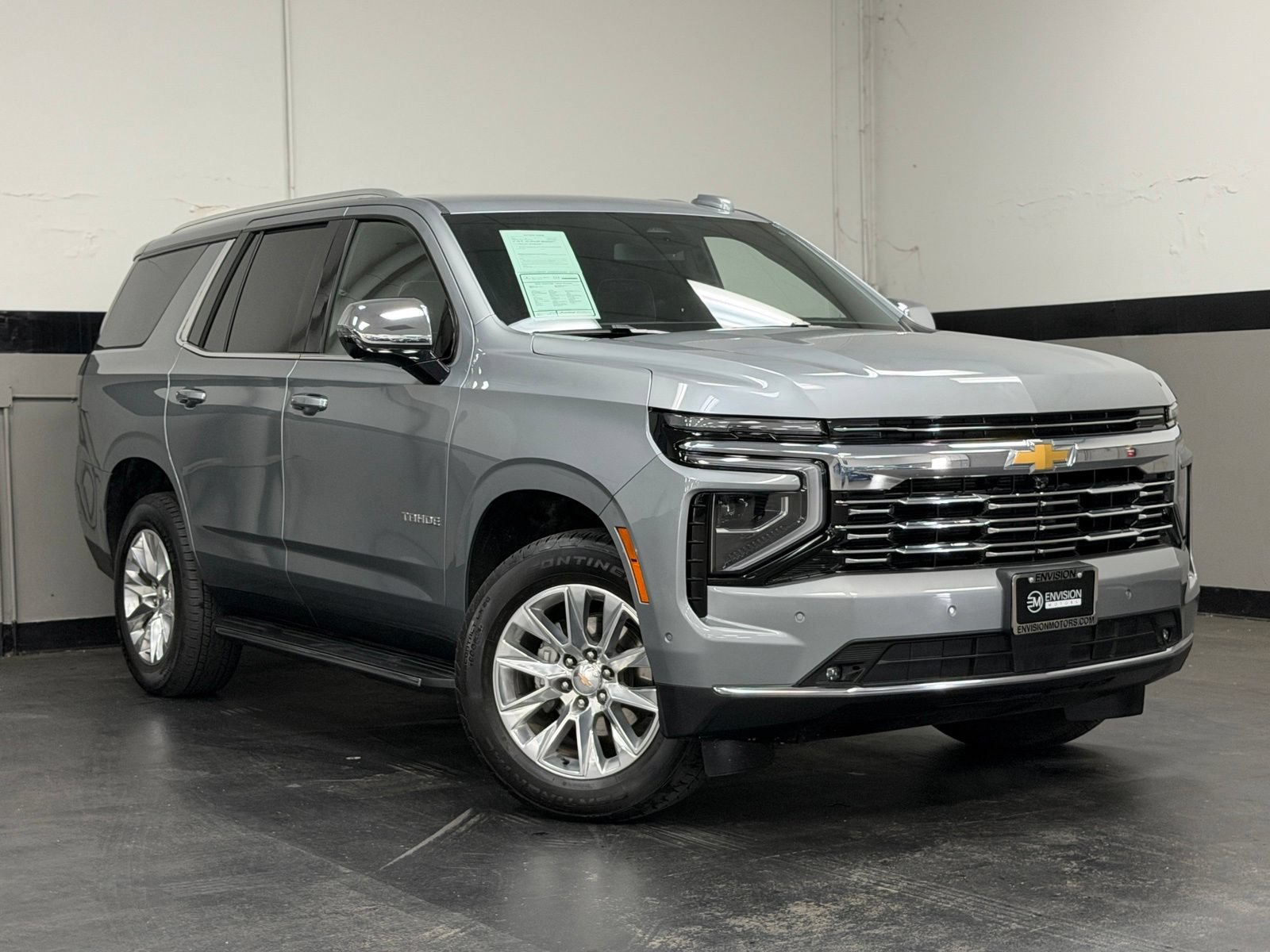Used 2025 Chevrolet Tahoe Premier AWD/4WD image 2
