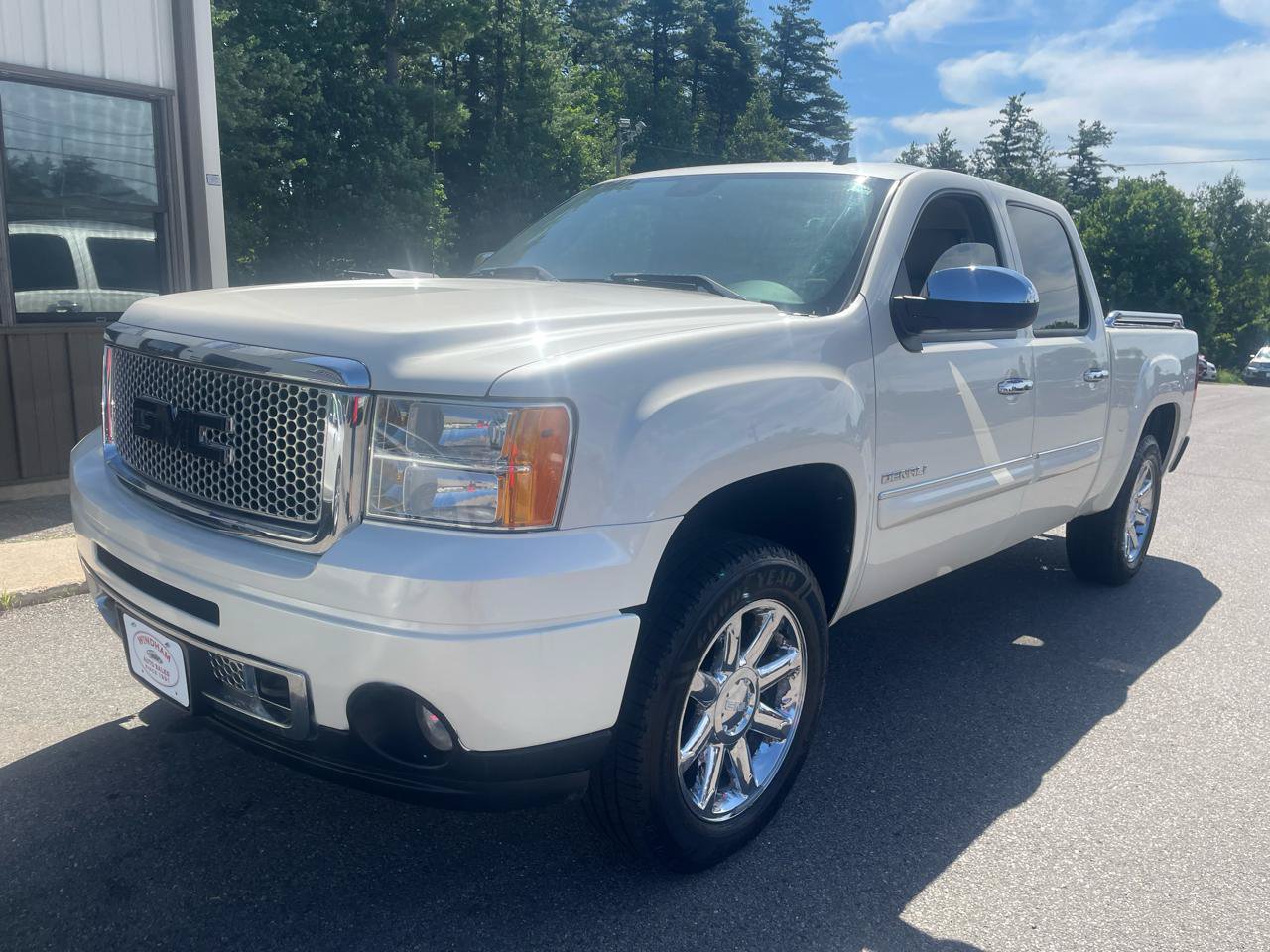 Used 2013 GMC Sierra 1500 Denali AWD/4WD image 1