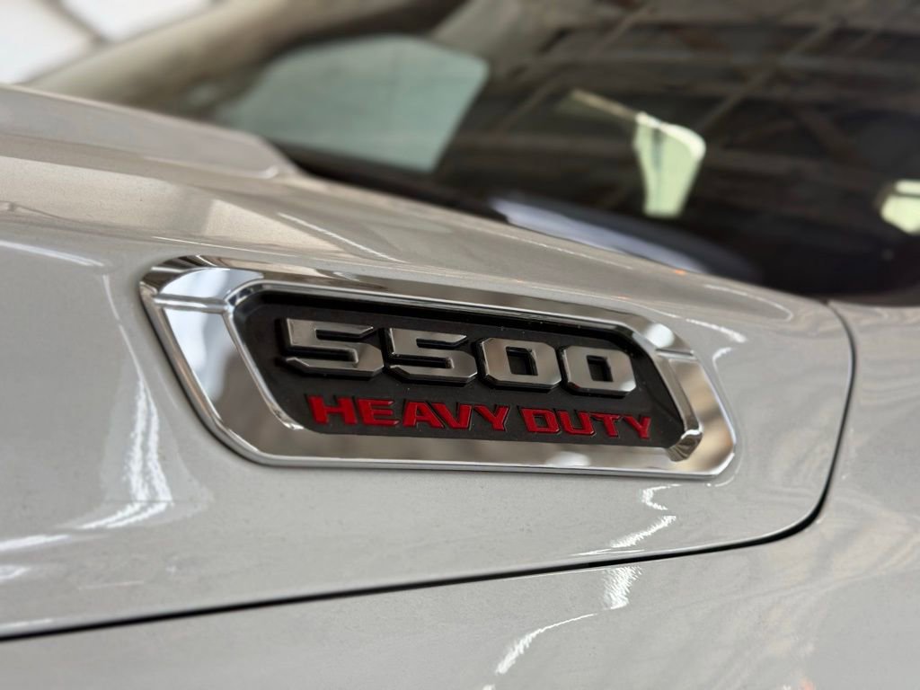 Used 2022 RAM 5500 Tradesman w/ Safety Group image 17