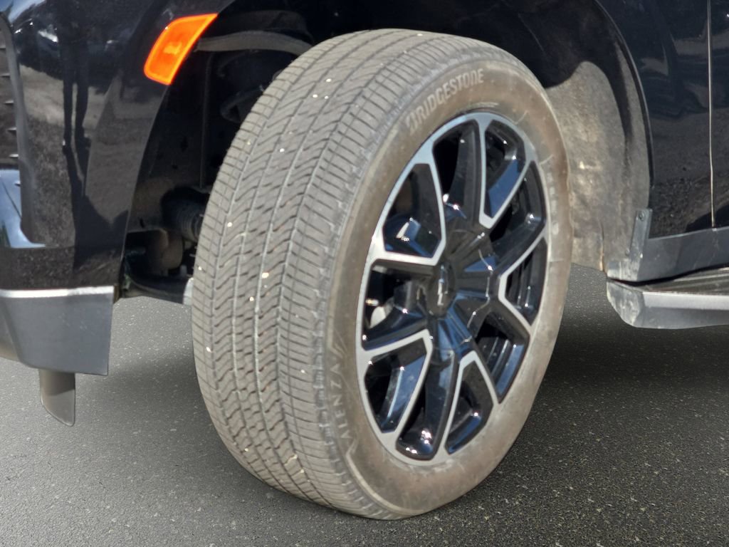 Used 2024 Chevrolet Tahoe RST w/ Luxury Package AWD/4WD image 38