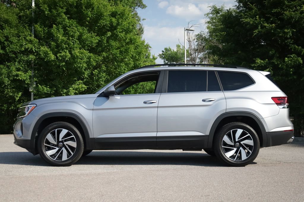 Used 2024 Volkswagen Atlas SE FWD image 3