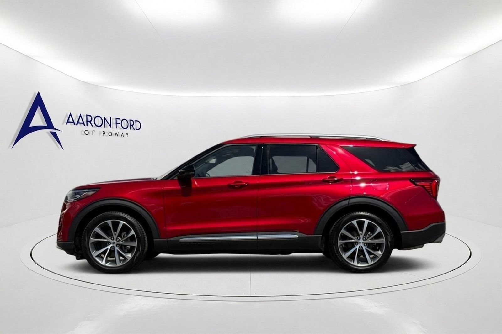 Used 2025 Ford Explorer Platinum w/ Ultimate Package RWD image 2