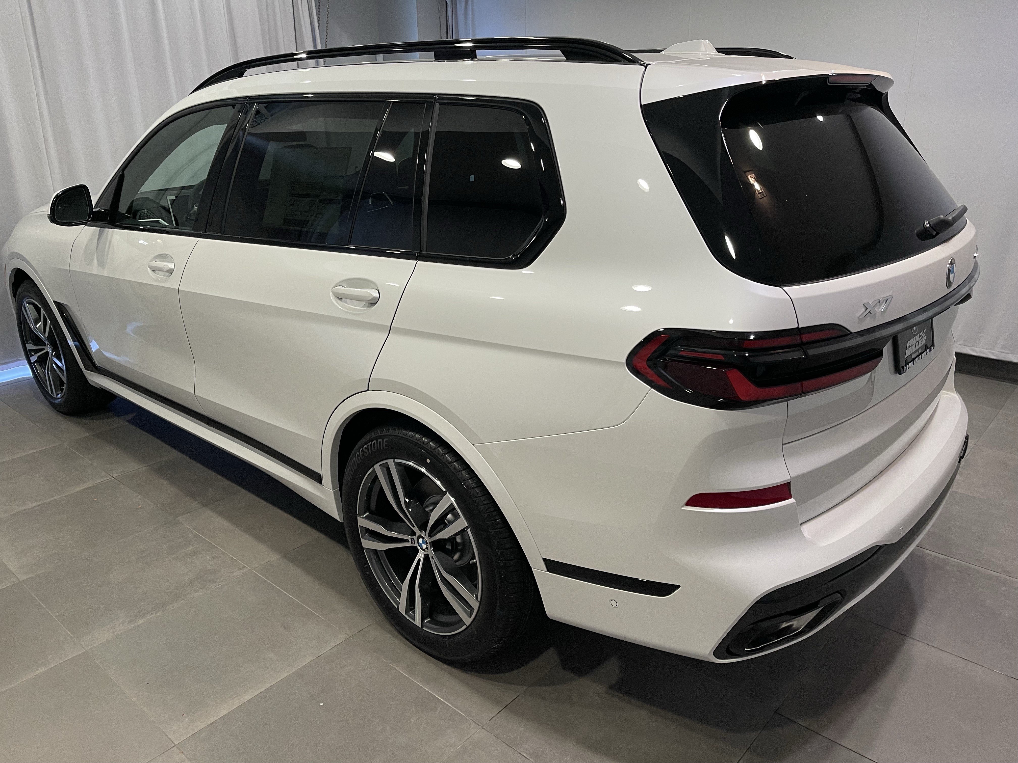 New 2027 BMW X7 xDrive40i w/ M Sport Package AWD/4WD image 4