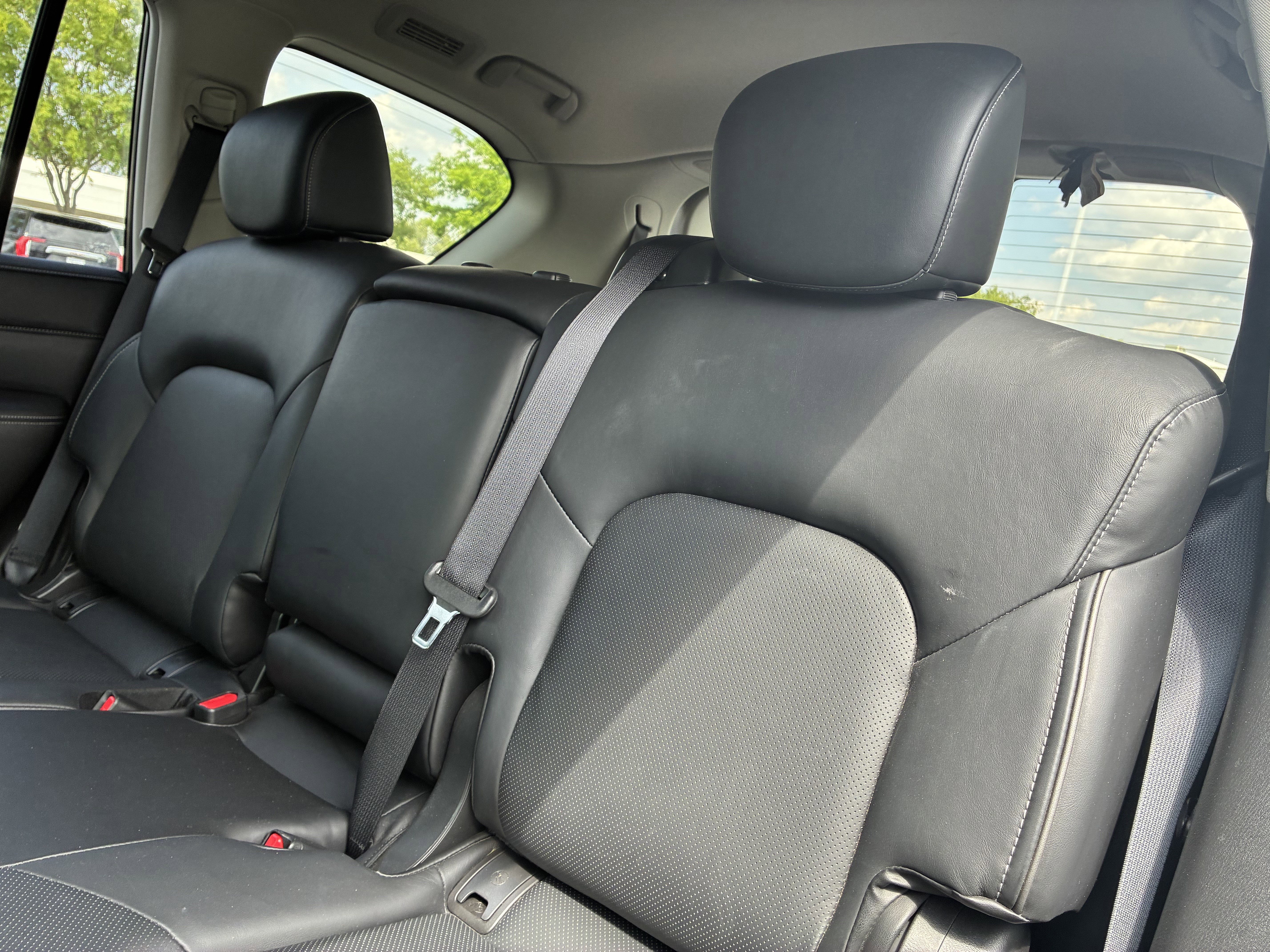 Used 2024 INFINITI QX80 Luxe w/ All-Season Package RWD image 13