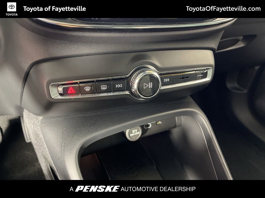 Used 2023 Volvo XC40 Recharge Plus image 32