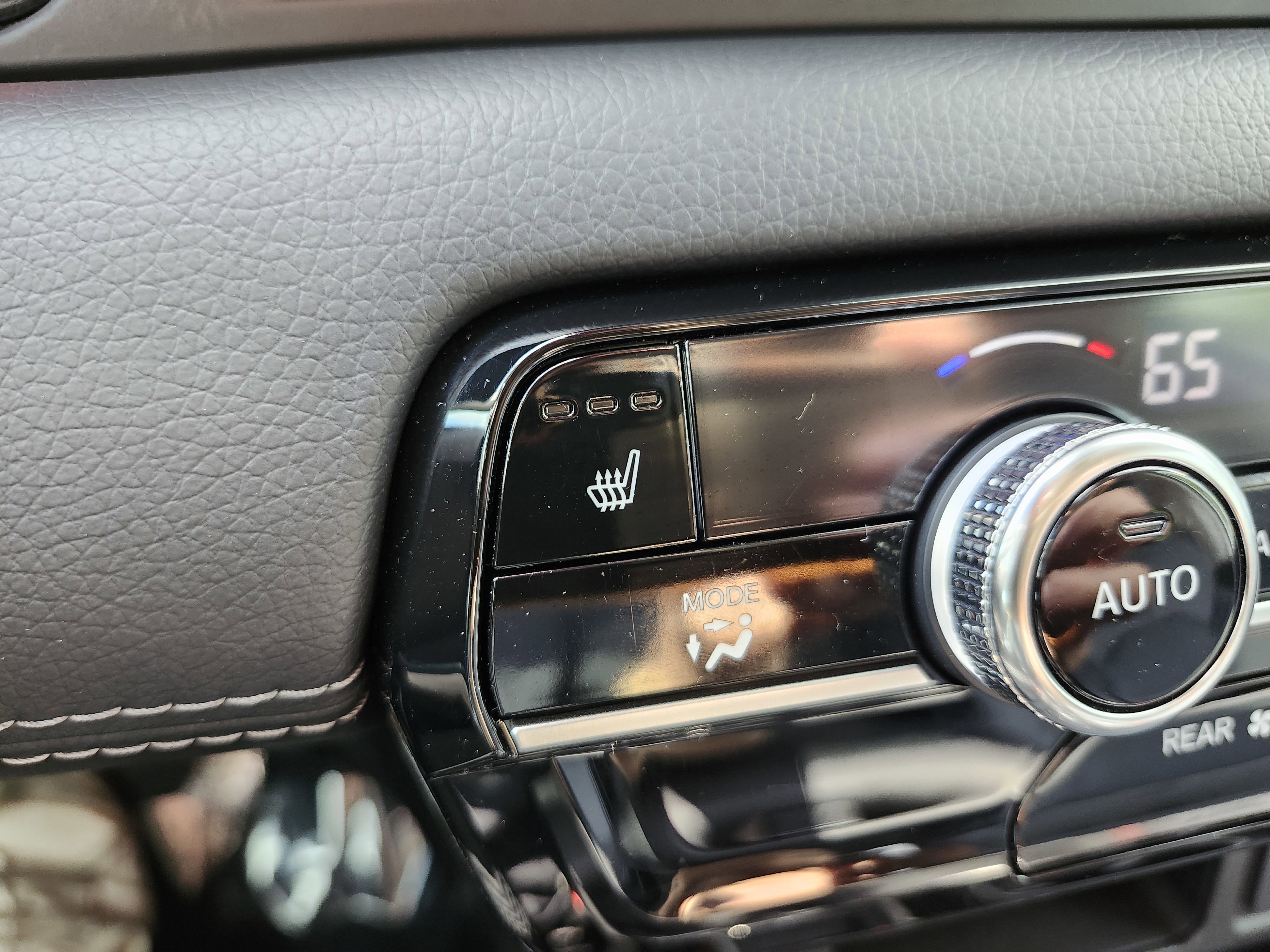 Used 2023 Honda Pilot Touring image 10