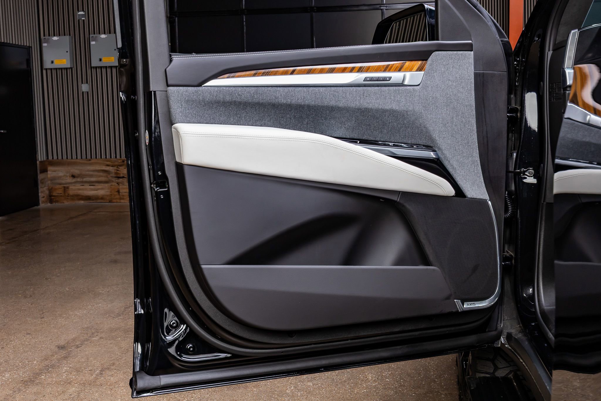 Used 2025 Cadillac Escalade Sport Platinum image 39