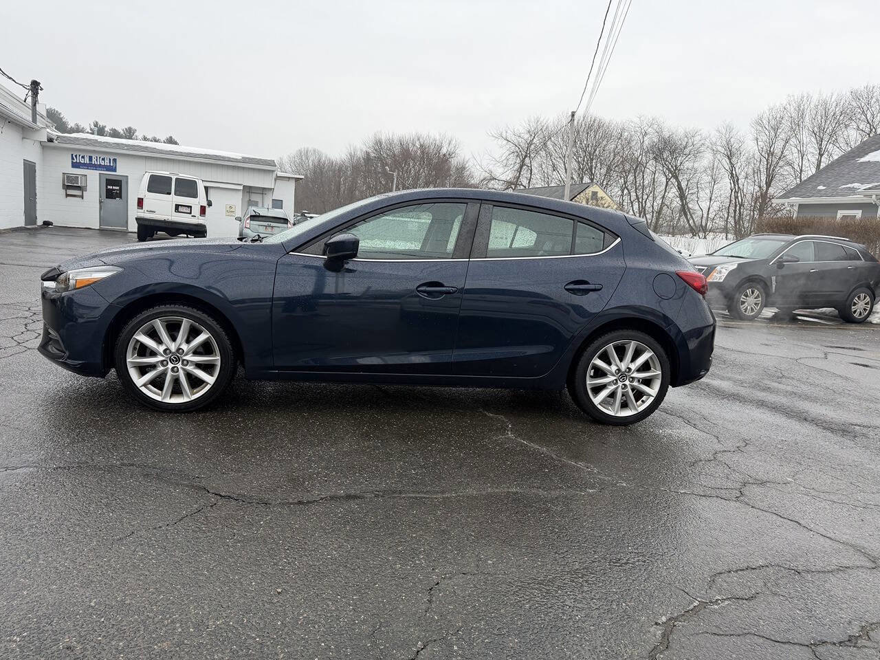 Used 2017 MAZDA MAZDA3 Touring image 3