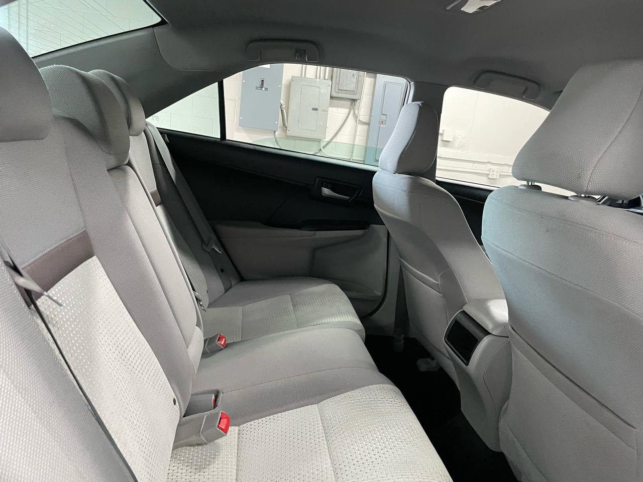 Used 2014 Toyota Camry LE FWD image 18