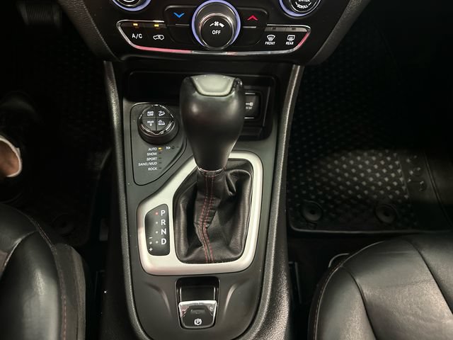 Used 2016 Jeep Cherokee Trailhawk w/ Leather Interior Group AWD/4WD image 20