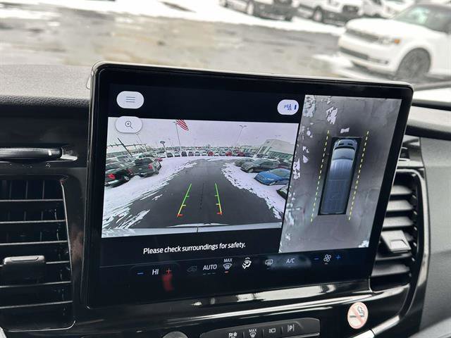 Used 2023 Ford Transit 350 XLT image 21
