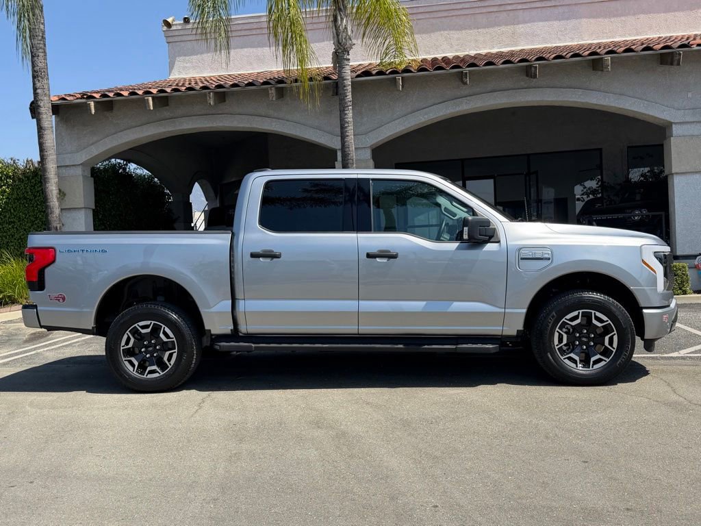 Used 2023 Ford F150 Lightning XLT AWD/4WD image 16