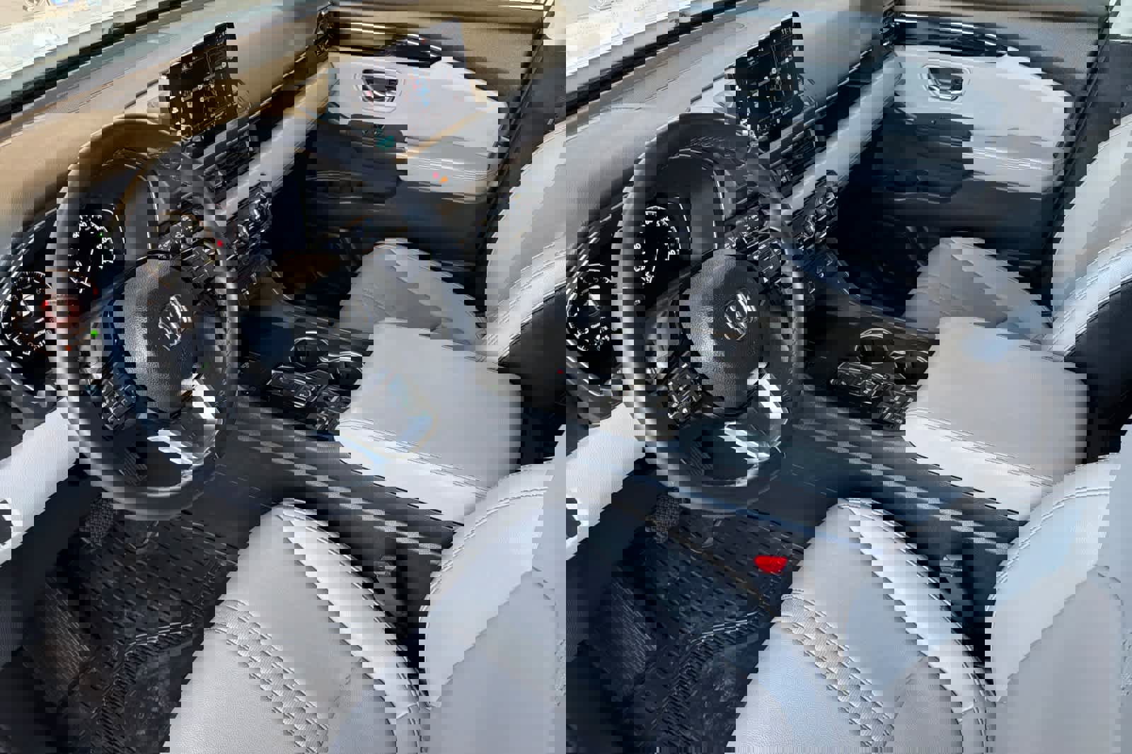 Used 2025 Honda Pilot Touring image 13