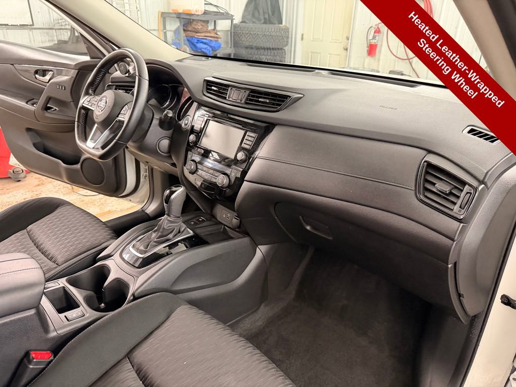 Used 2020 Nissan Rogue SV w/ Premium Package image 34