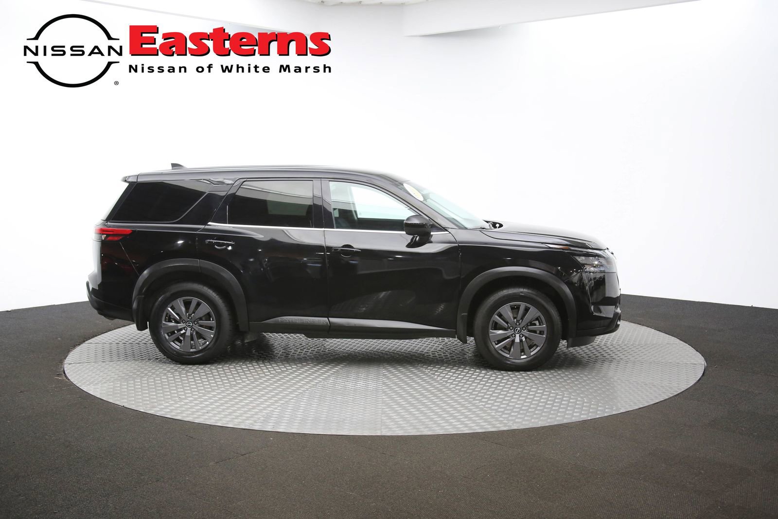 Used 2024 Nissan Pathfinder S image 83