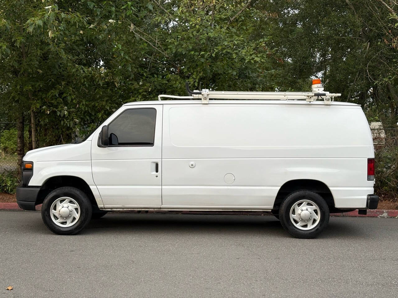 Used 2012 Ford E-150 and Econoline 150 RWD image 6
